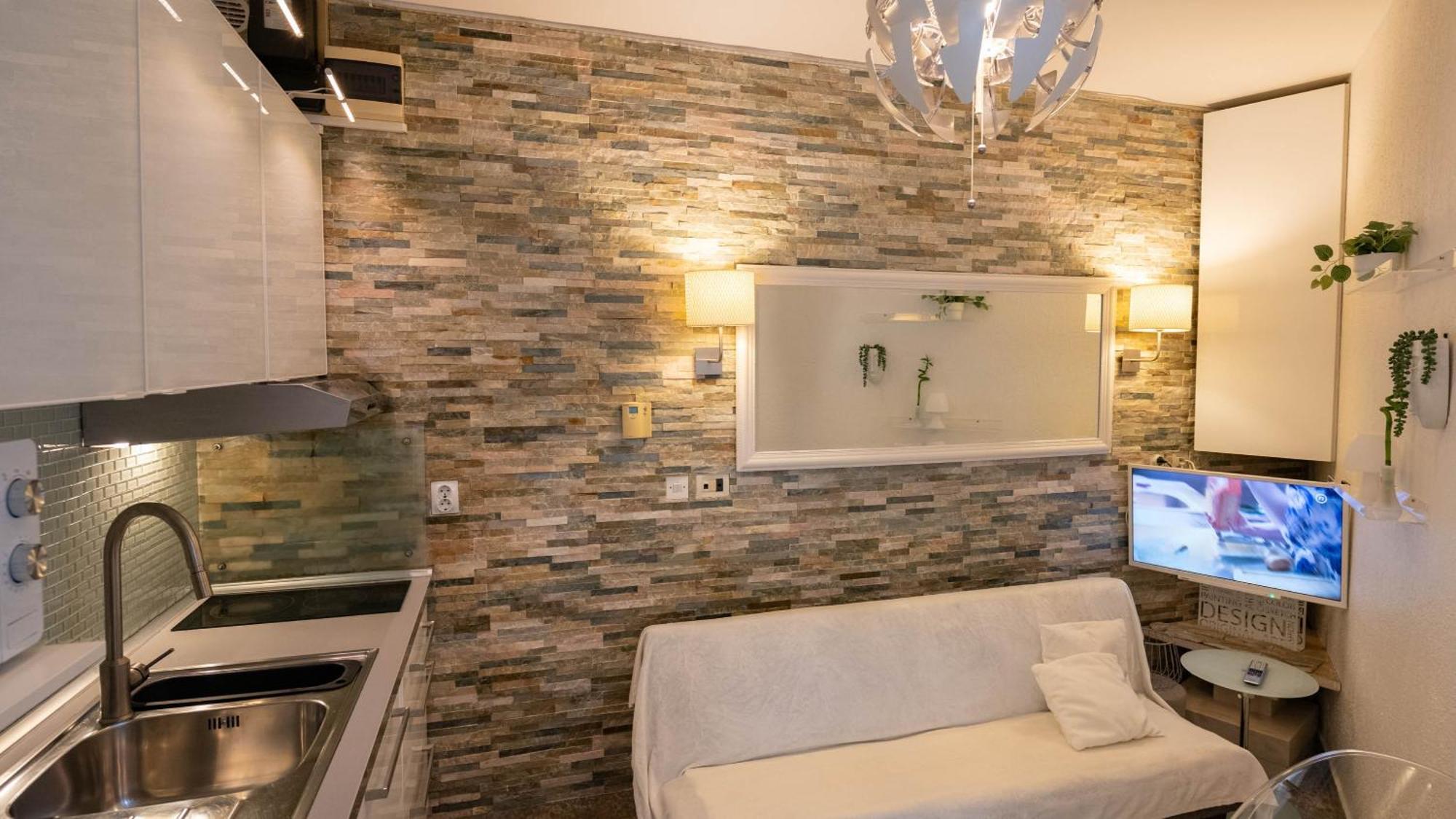 Family Friendly Apartments With A Swimming Pool Lovran, Opatija - 14178 Bilik gambar