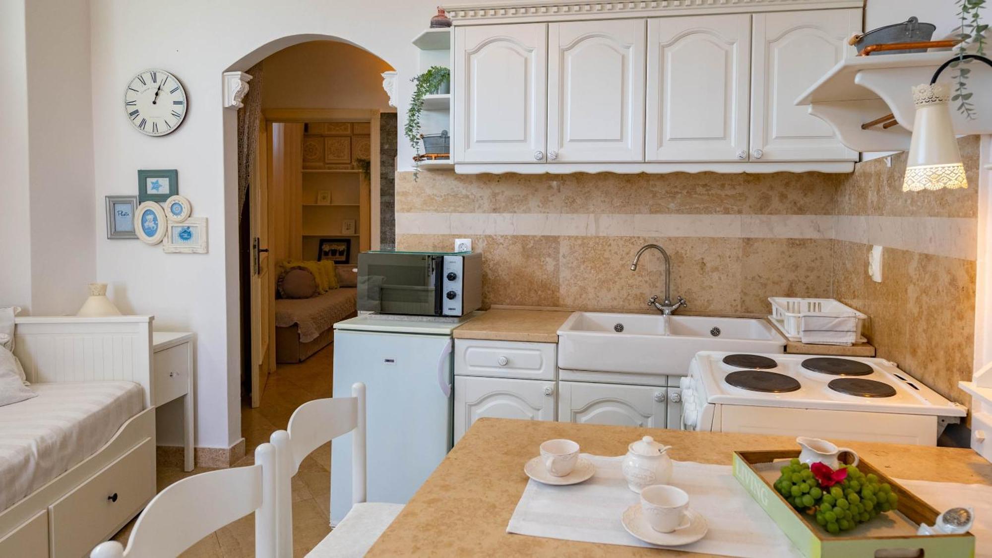 Family Friendly Apartments With A Swimming Pool Lovran, Opatija - 14178 Bilik gambar