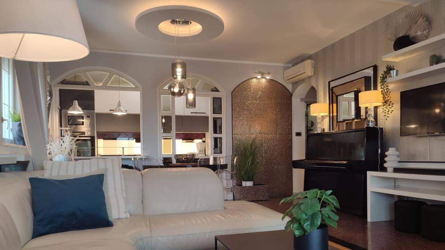 Family Friendly Apartments With A Swimming Pool Lovran, Opatija - 14178 Bilik gambar
